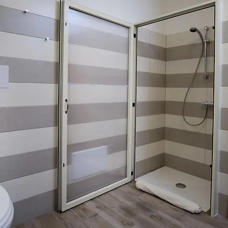 Caffarena アパートホテル 4*