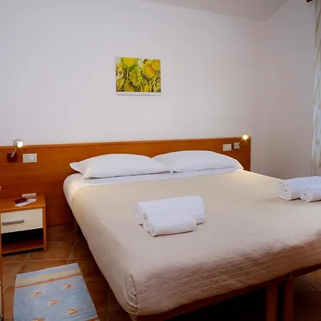 アパートホテル Caffarena アルバタクス